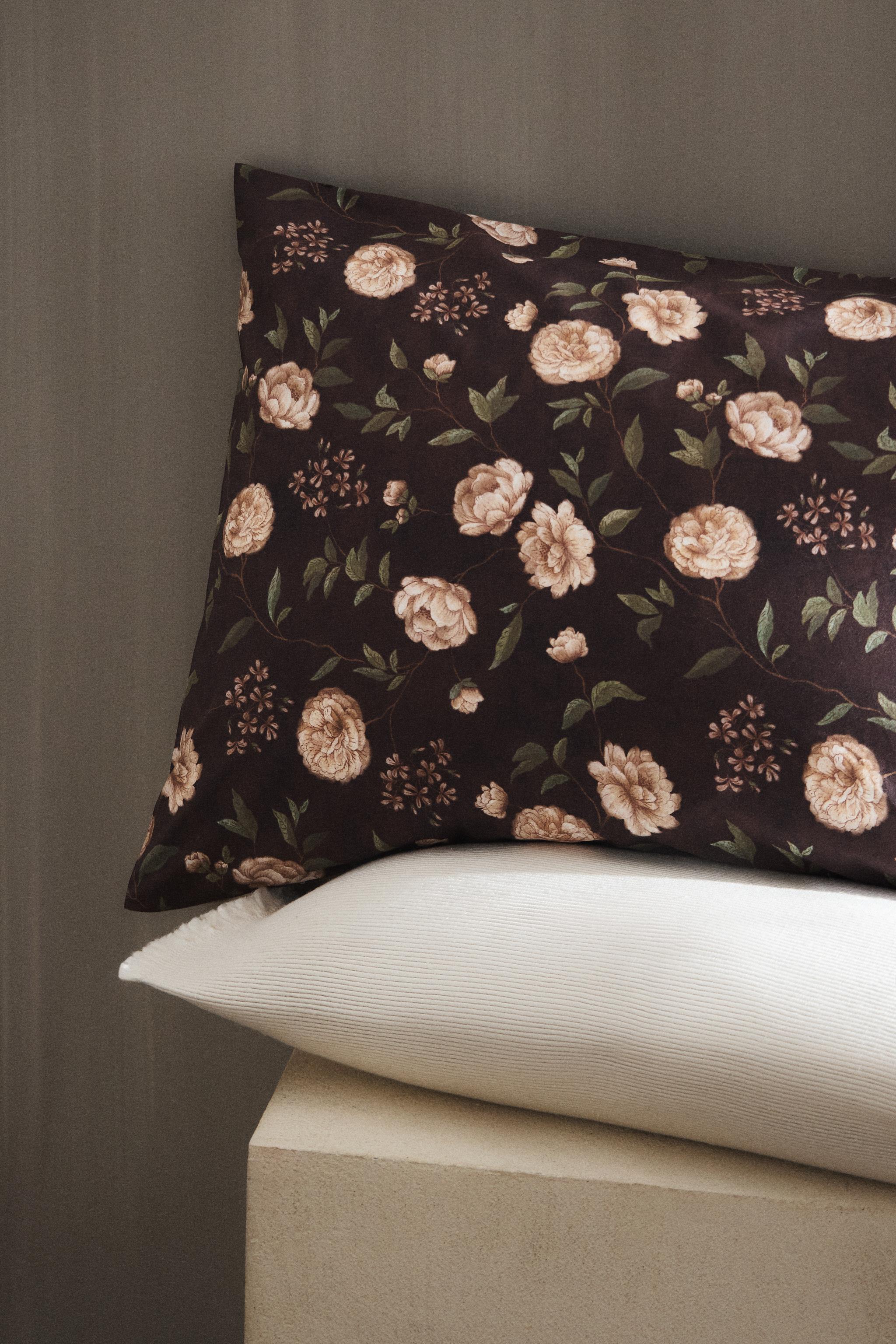 FLORAL PRINT PILLOWCASE